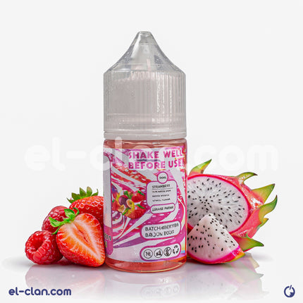 سائل فيب نكهة الفراولة والفاكهة الباشون من 8Ball E-Juice، عبوة 13 مل، يظهر على الصورة زجاجة السائل.