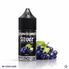 Silver Grape فيب من Silver E-Liquid، عبوة ليكويد محلي بنكهة عنب فضية مع عبوة واضحة تظهر السائل.