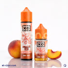 نص بديل لصورة عطر فيب XO Ice Peach بنكهة الخوخ الساقع من XO E-Liquid، عبوة زجاجية واضحة مع شعار المنتج
