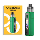بطارية فيب هاردوير دراج إكس3 من Voopoo بلون رمادي معدني مع تصميم أنيق ووحدة تحكم مدمجة.